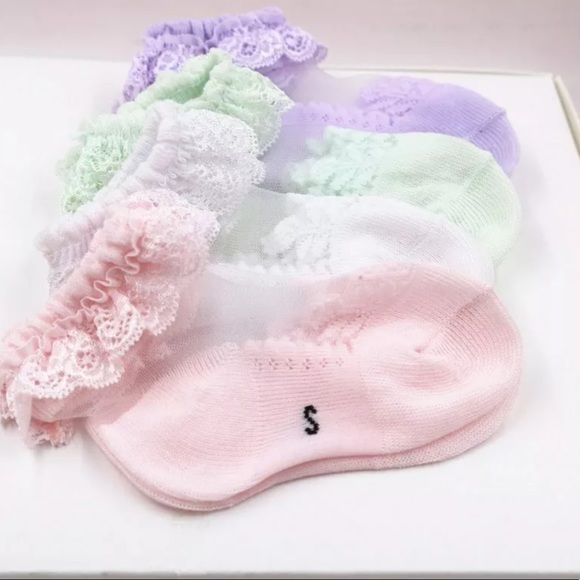 NWT Set Of Two Beautiful Lace Socks - Picture 2 of 7